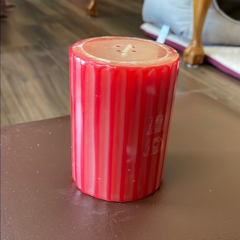 VTG Red Pilar Candle